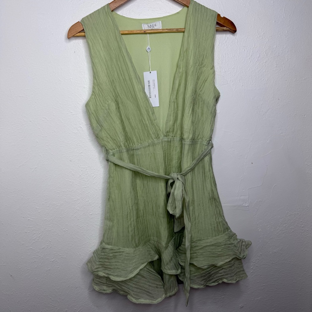 Sage V-Neck Ruffle Tie-Waist Romper in Light Green Sz:S